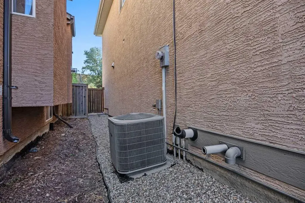 83 Aspen Stone Terrace SW