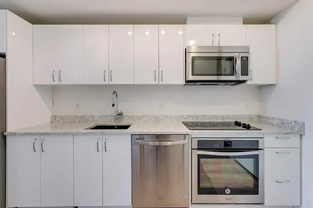 450 8 Avenue SE, #707