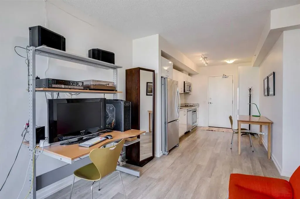 450 8 Avenue SE, #707
