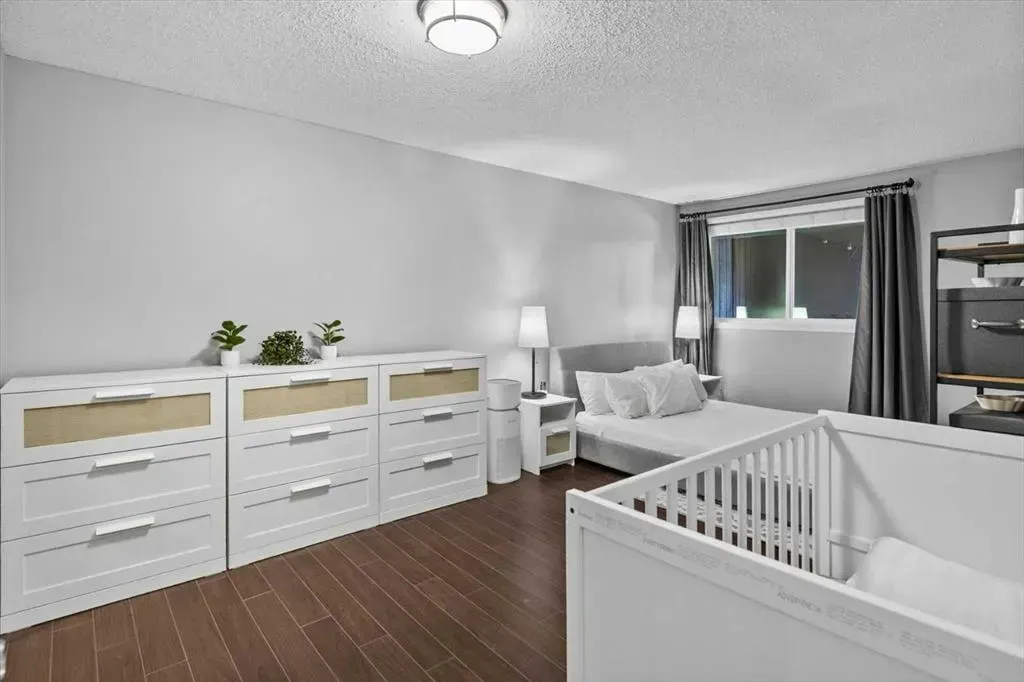 1001 68 Avenue SW, #205