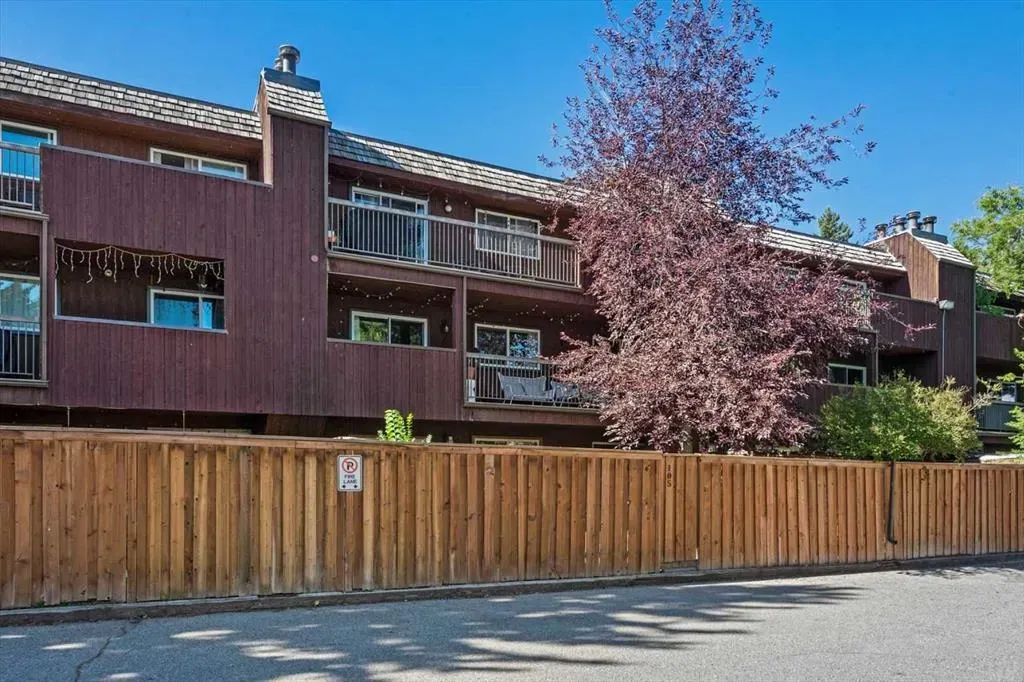 1001 68 Avenue SW, #205