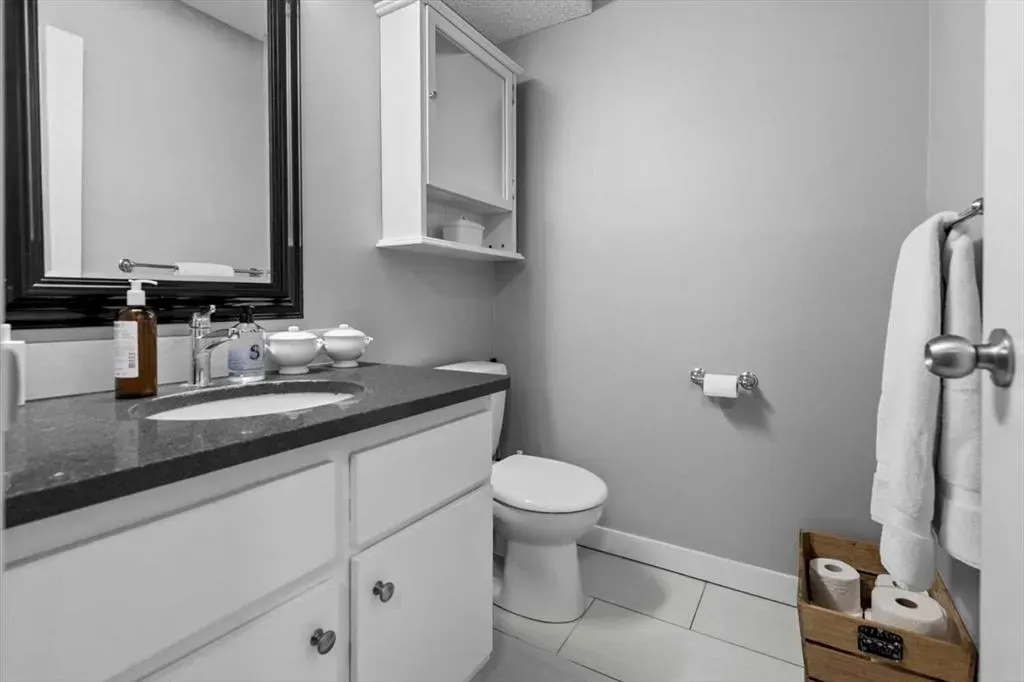 1001 68 Avenue SW, #205