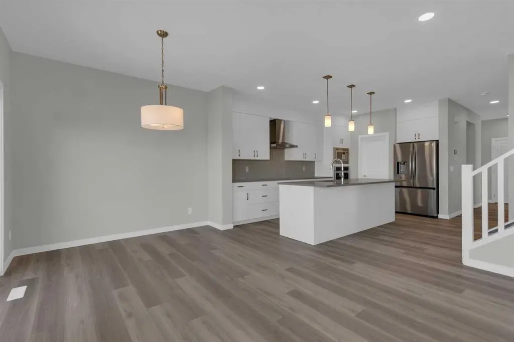 69 Silver Spruce Road SW