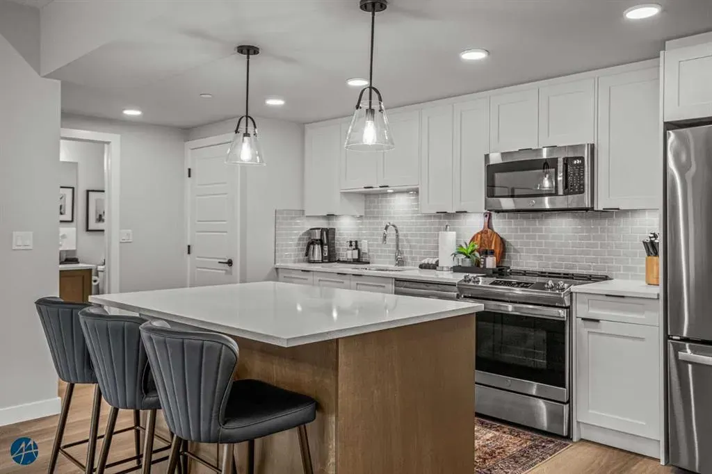 200 2 Avenue, #1217