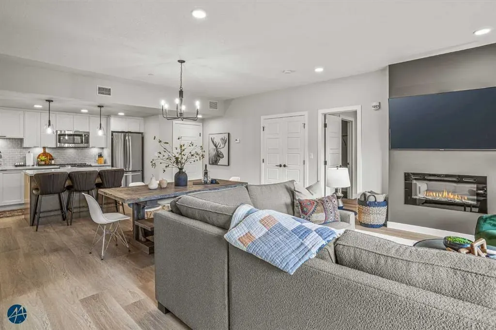 200 2 Avenue, #1217