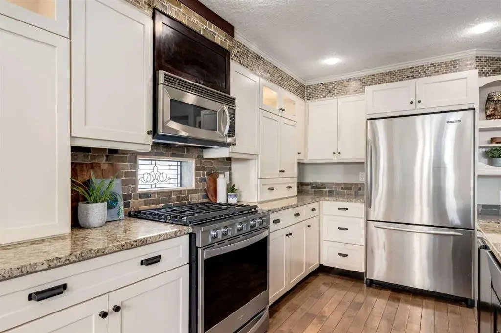 16 Hidden Valley Gardens NW