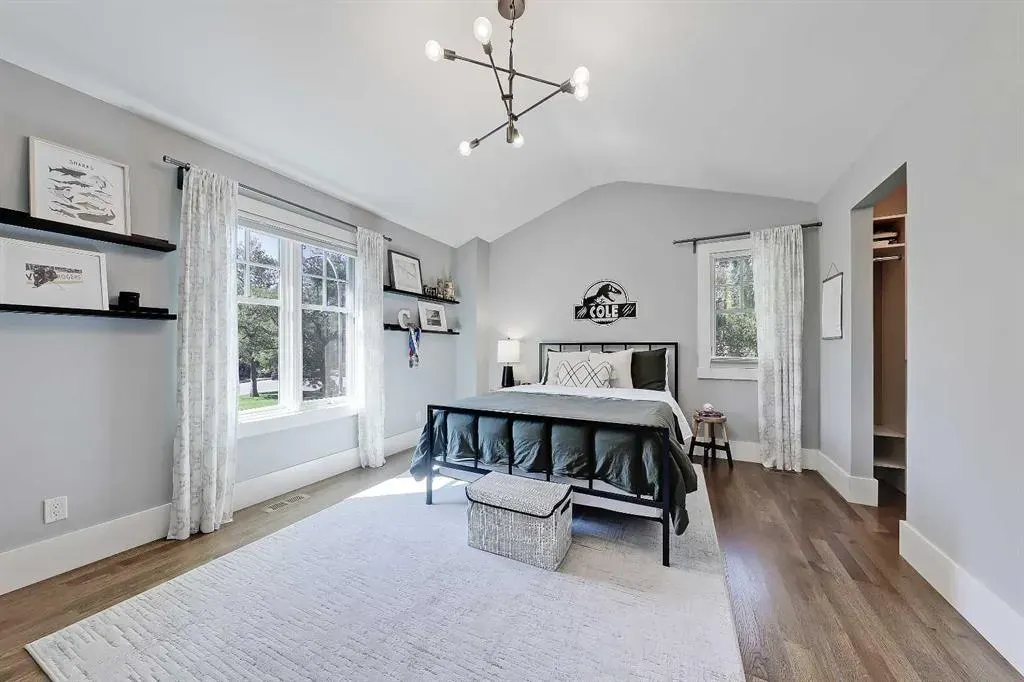 2 Granville Crescent SW