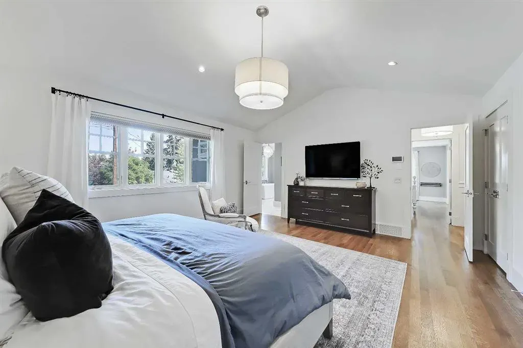 2 Granville Crescent SW