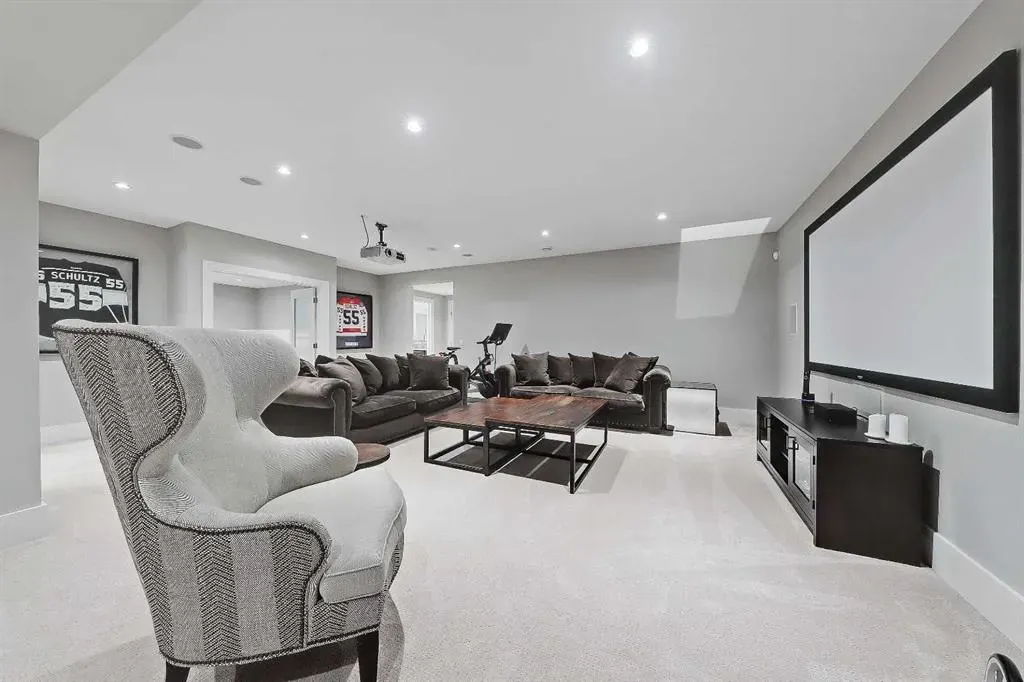 2 Granville Crescent SW