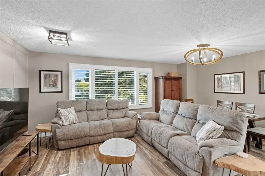 83 Brazeau Crescent SW