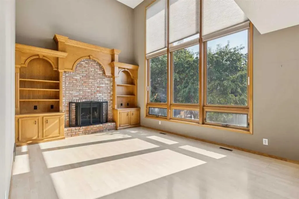 156 Edgevalley Circle NW