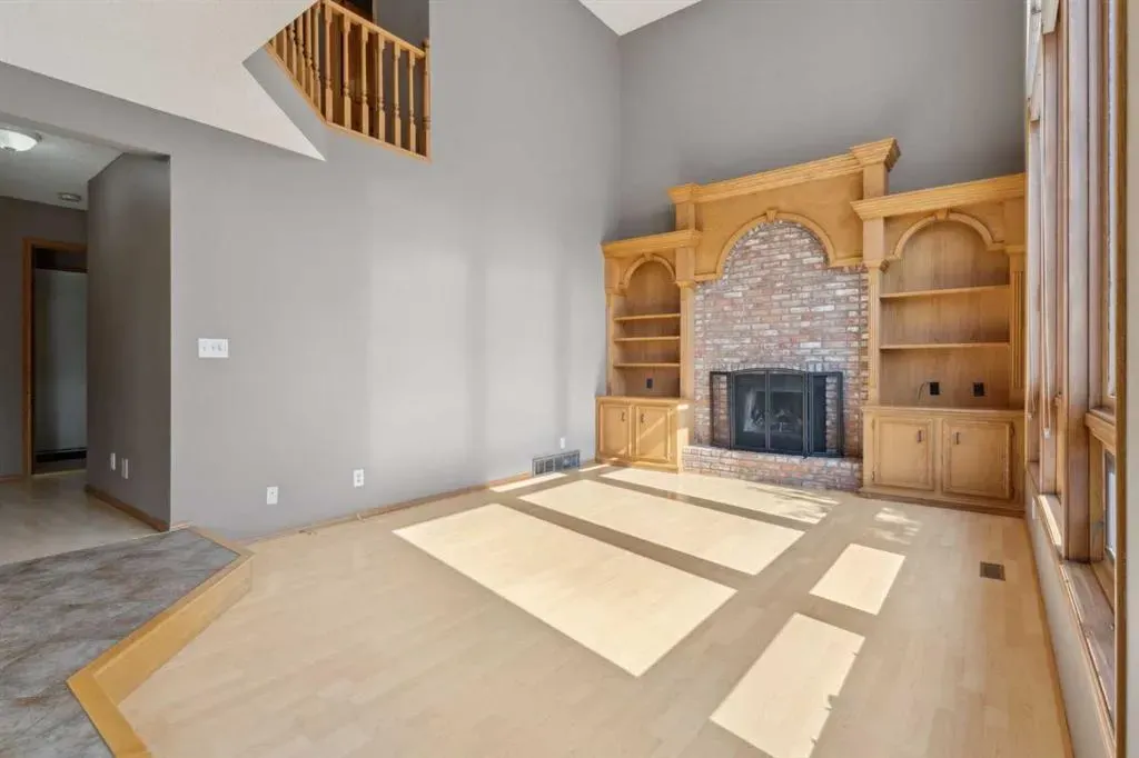 156 Edgevalley Circle NW