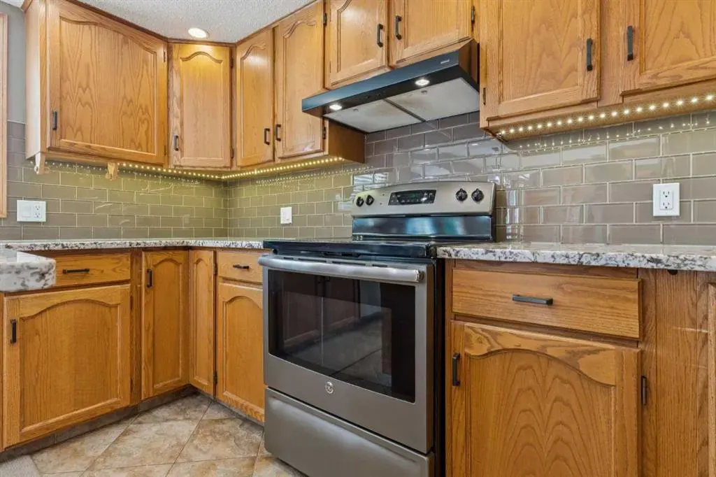 156 Edgevalley Circle NW