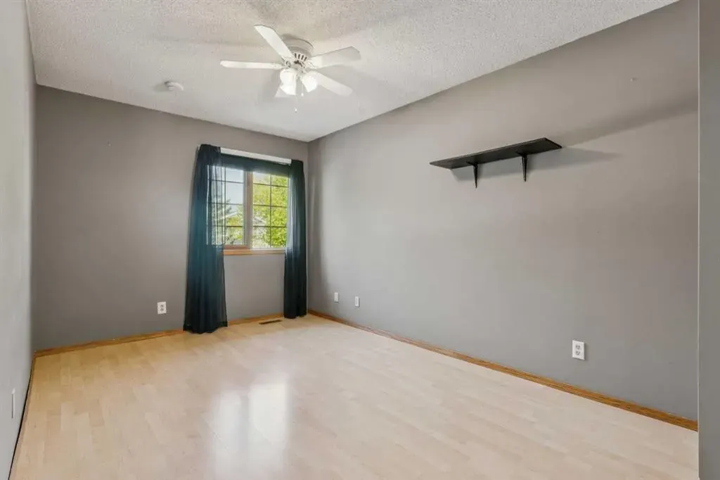 156 Edgevalley Circle NW