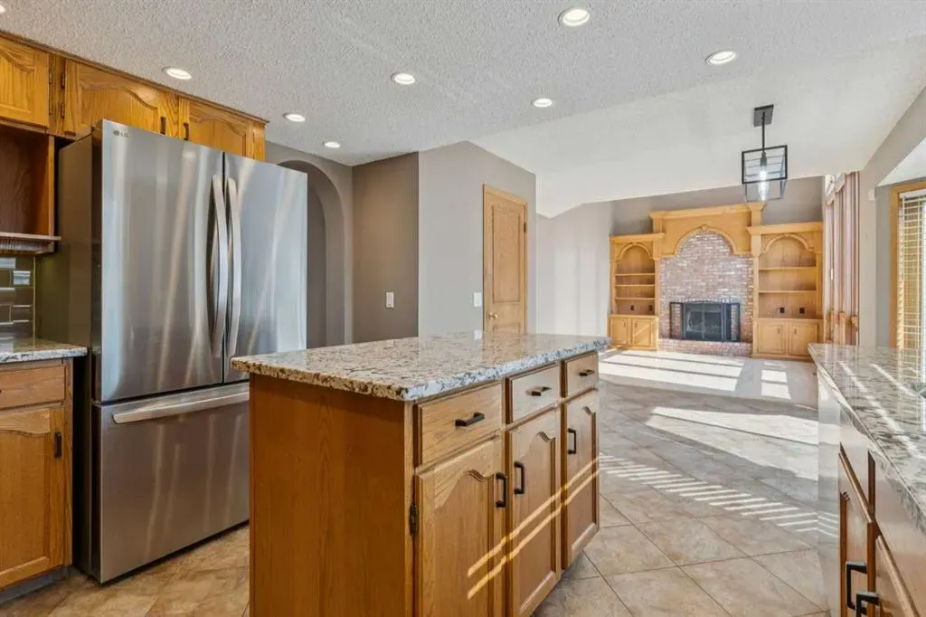 156 Edgevalley Circle NW