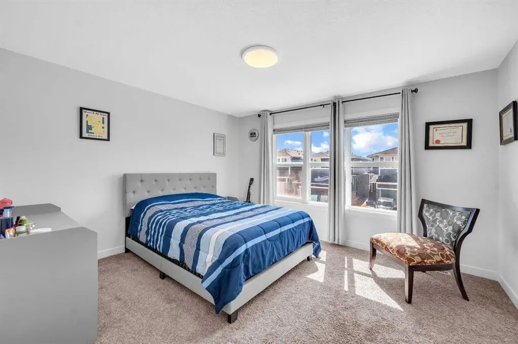 127 Ambleside Crescent NW