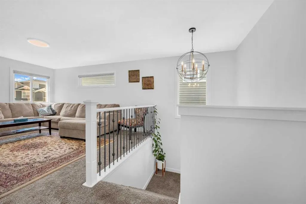 127 Ambleside Crescent NW