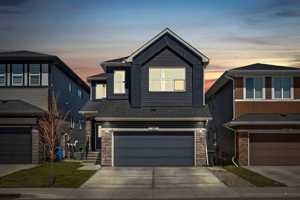 127 Ambleside Crescent NW