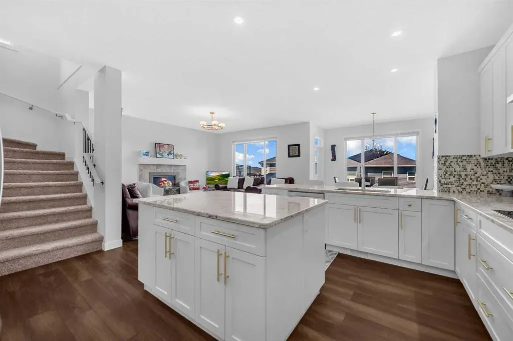 127 Ambleside Crescent NW