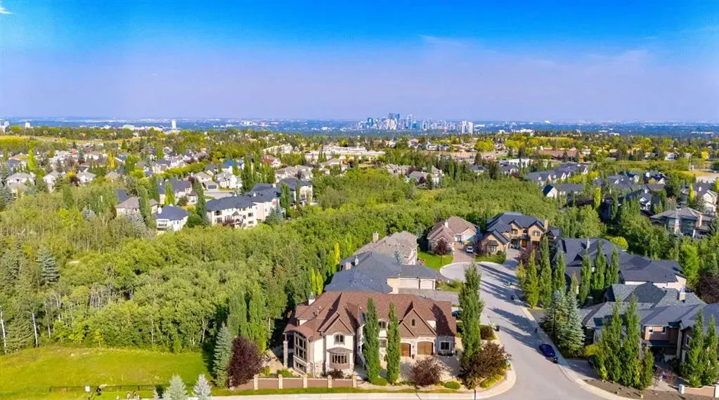 4 Aspen Ridge Bay SW