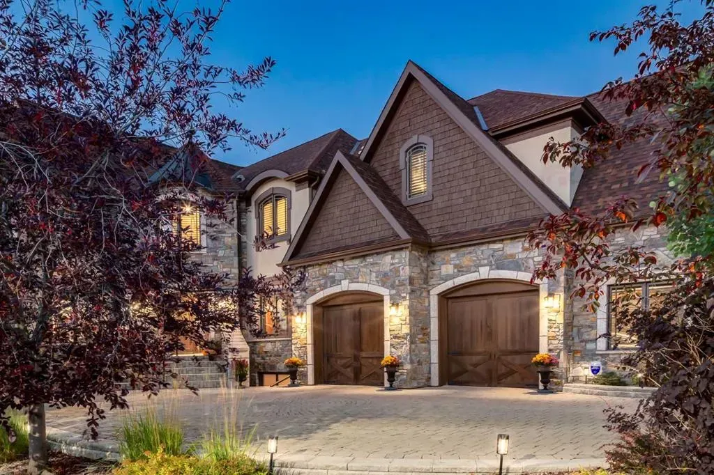 4 Aspen Ridge Bay SW