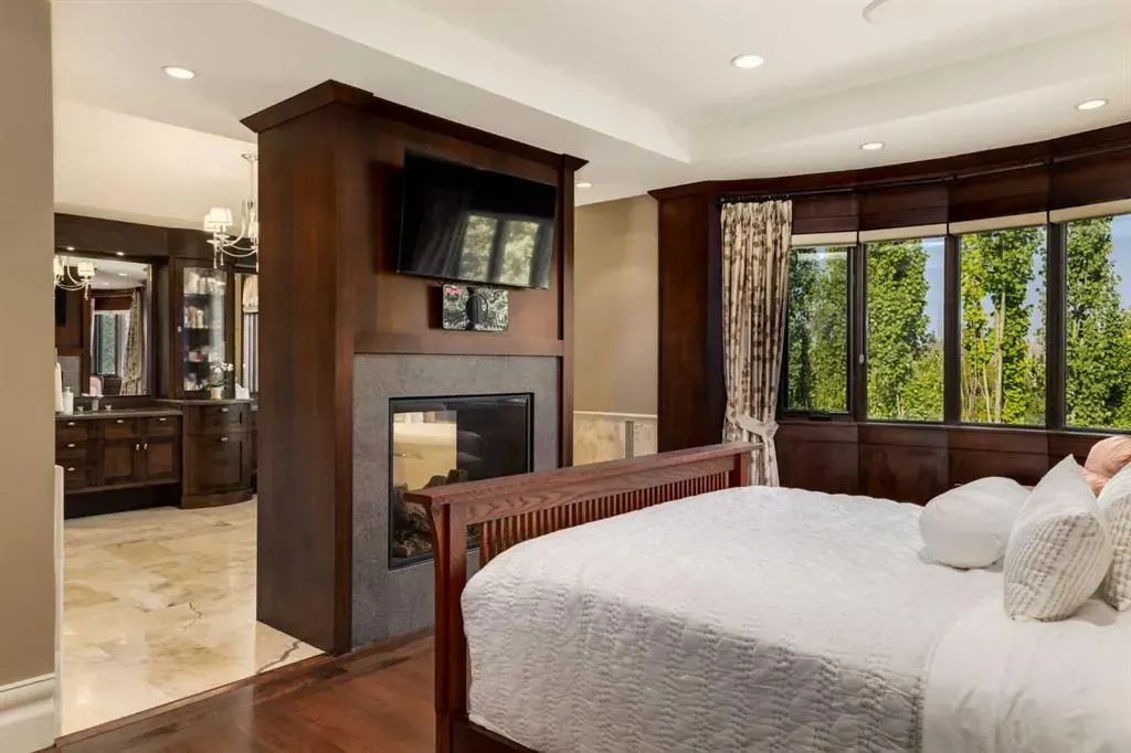4 Aspen Ridge Bay SW