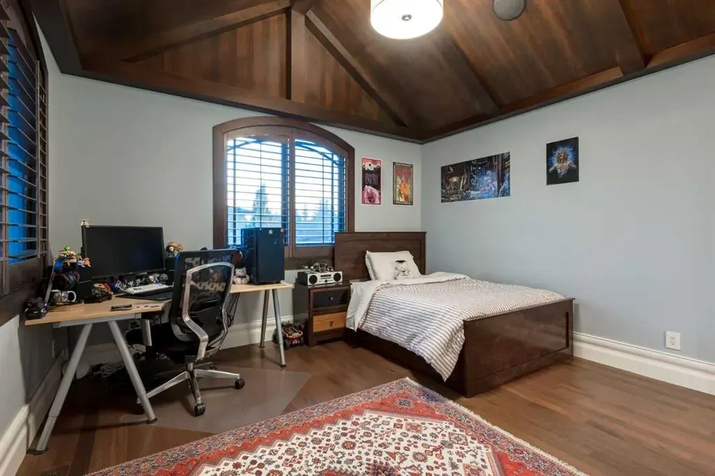 4 Aspen Ridge Bay SW