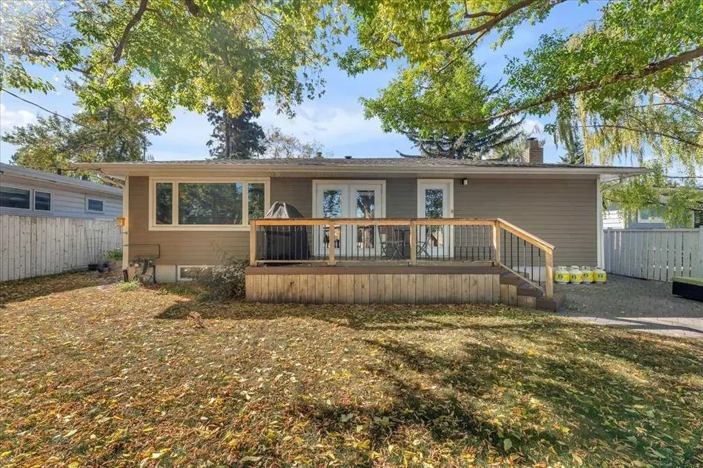 74 Walnut Drive SW