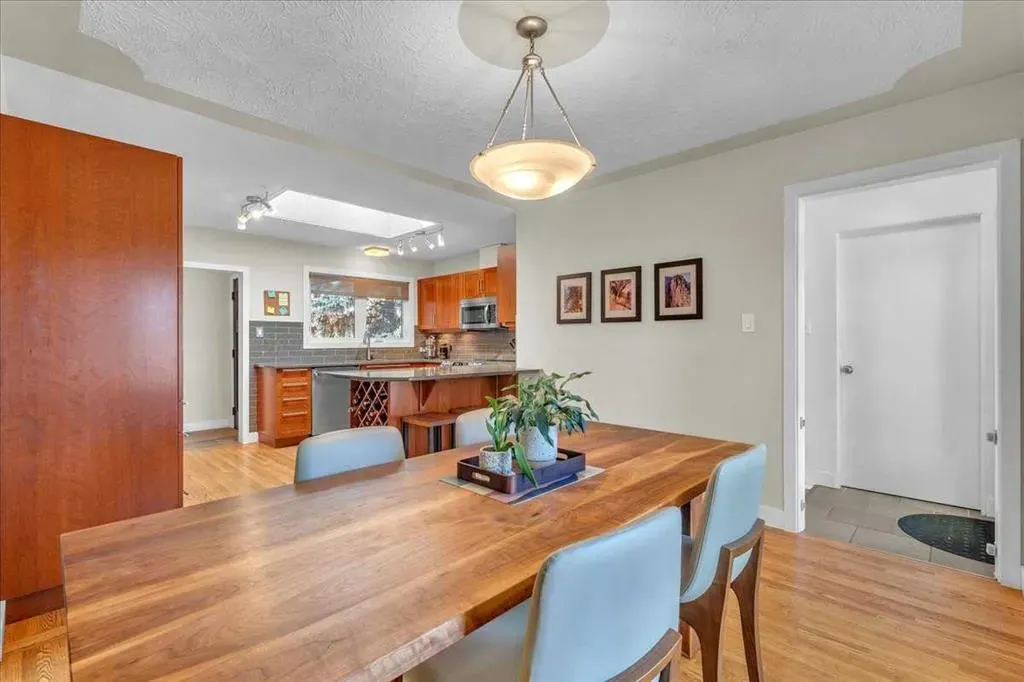 74 Walnut Drive SW