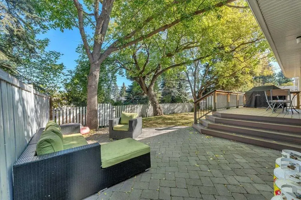 74 Walnut Drive SW