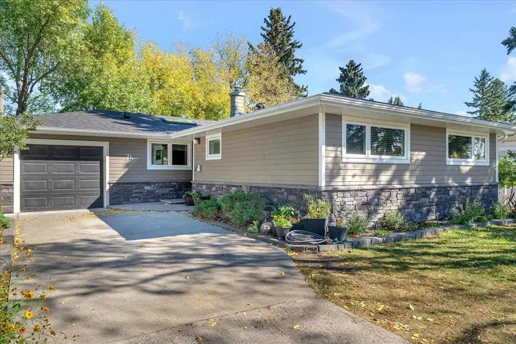 74 Walnut Drive SW
