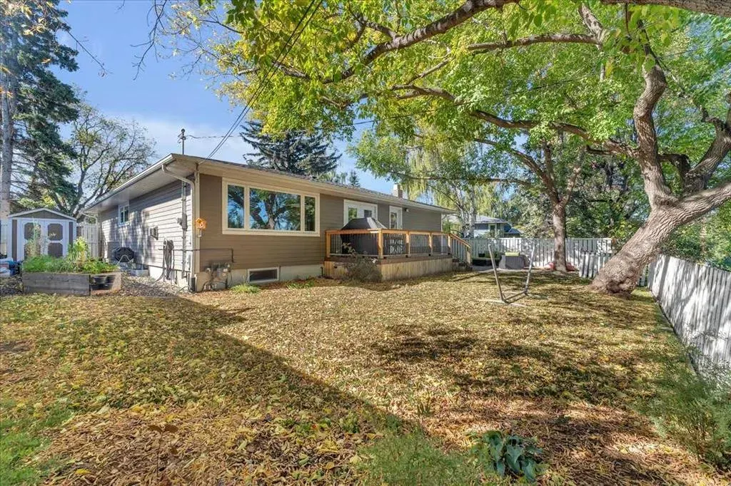 74 Walnut Drive SW