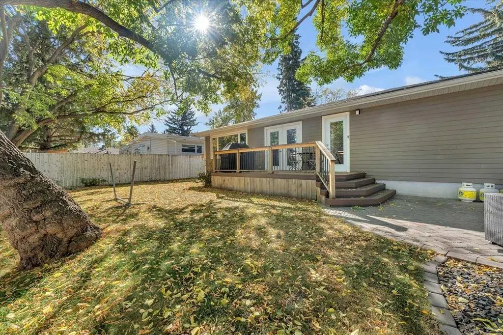 74 Walnut Drive SW