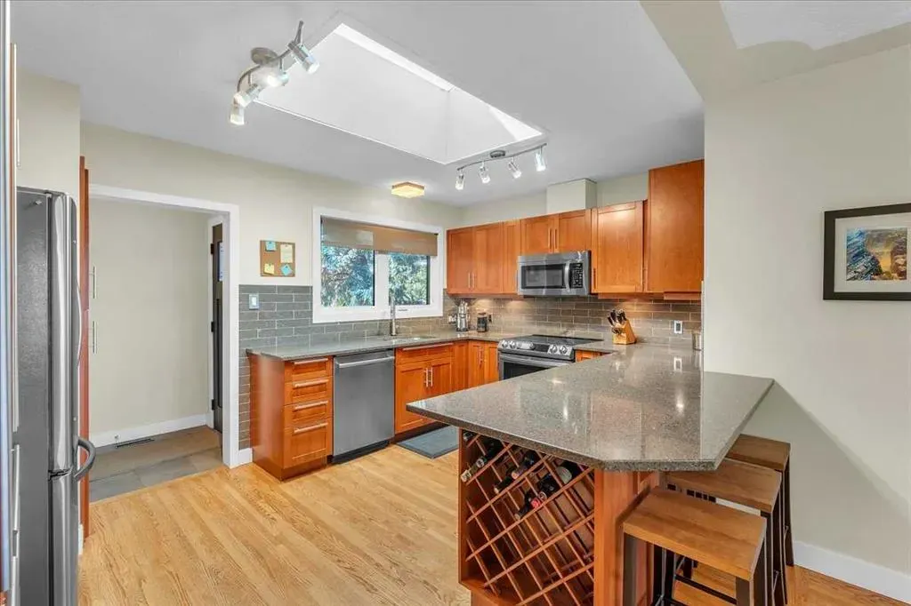 74 Walnut Drive SW