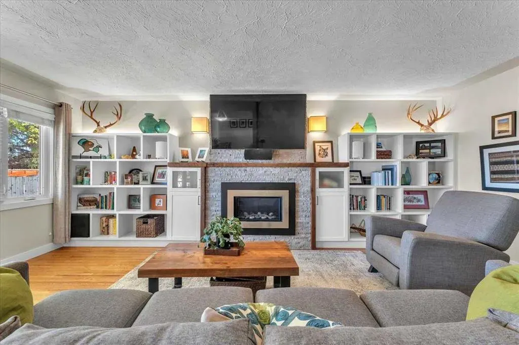 74 Walnut Drive SW