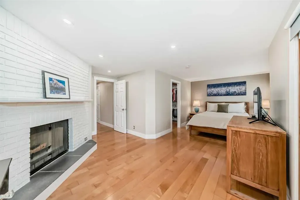 550 Point Mckay Grove NW
