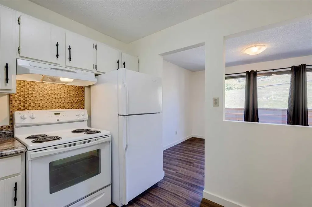 2220 7 Avenue NW, #4