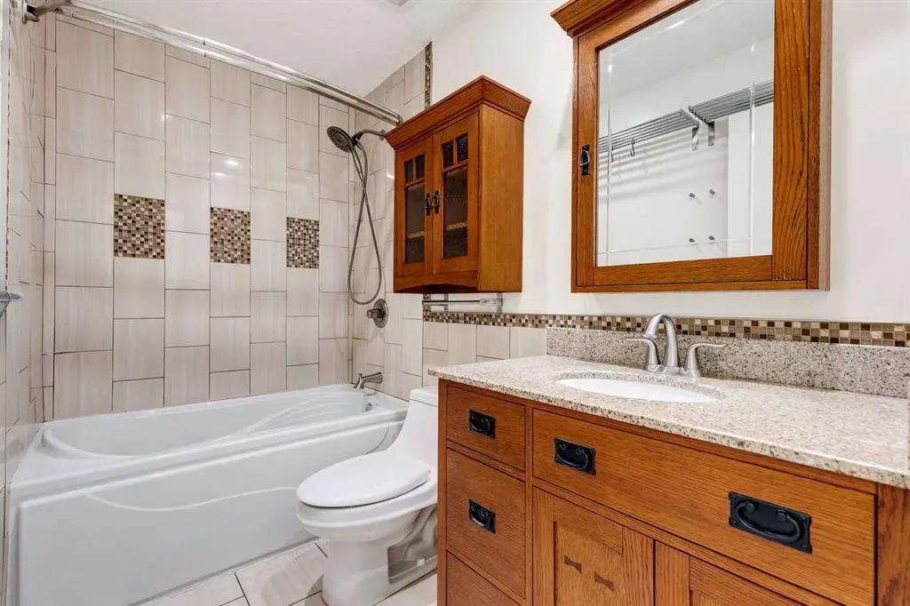 2220 7 Avenue NW, #4