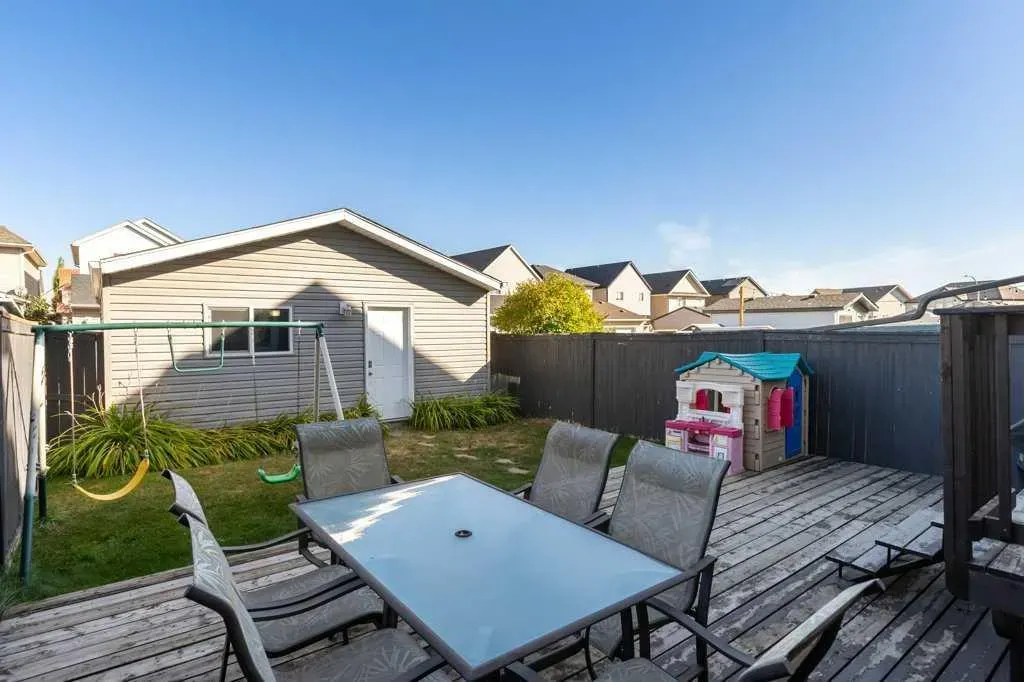 30 Copperpond Place SE