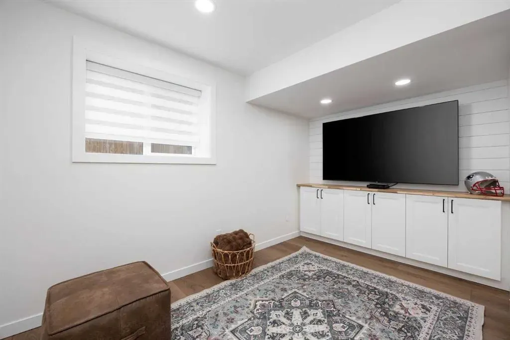 120 Warren Way, #8