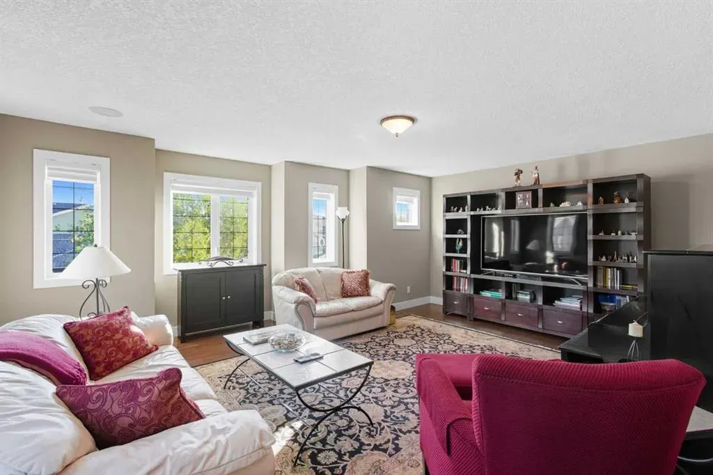 41 Evergreen Mount SW