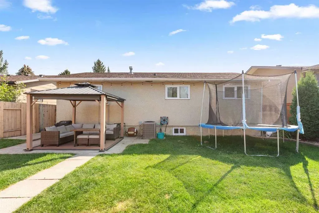 49 Corbitt Way SE