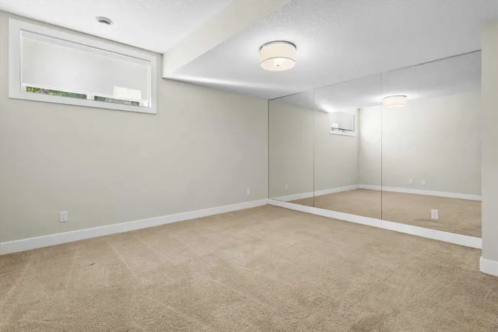 111 Hillside Terrace