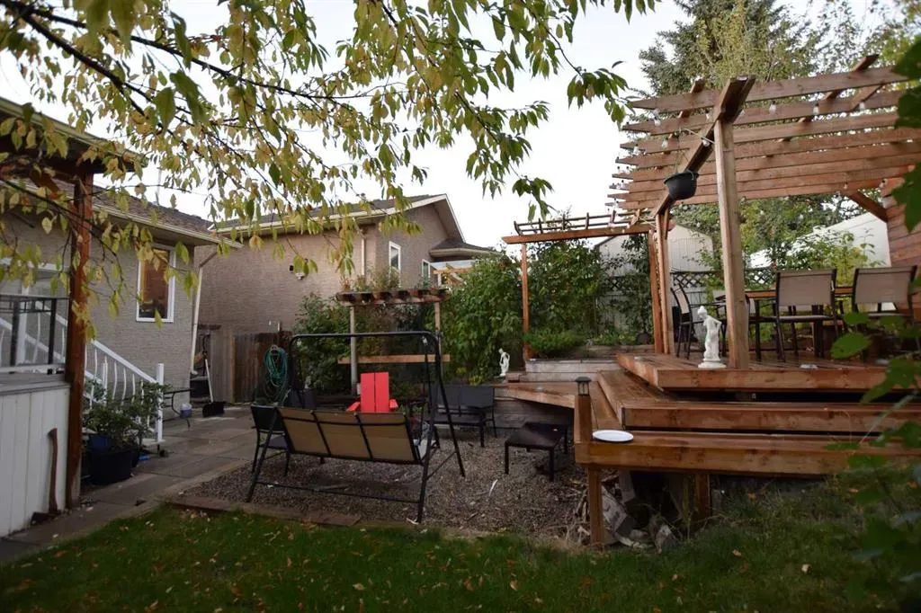 94 Douglas Woods Close SE