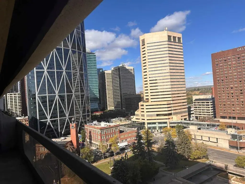 221 6 Avenue SE, #1704