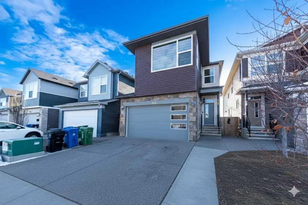 115 Savanna Parade NE