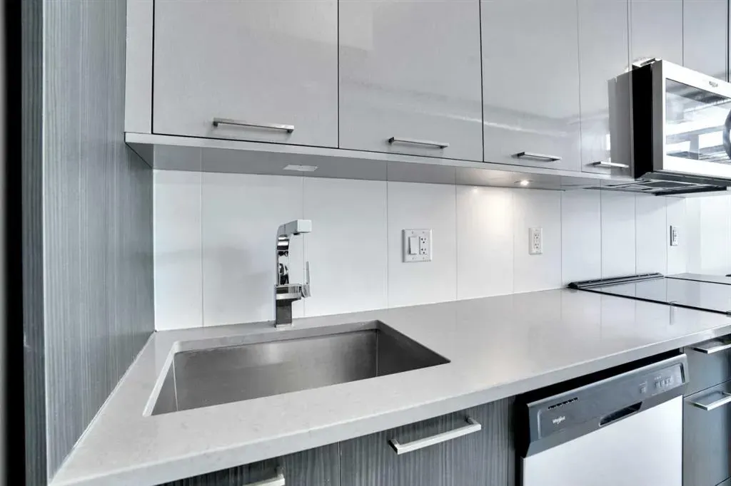624 8 Avenue SE, #405