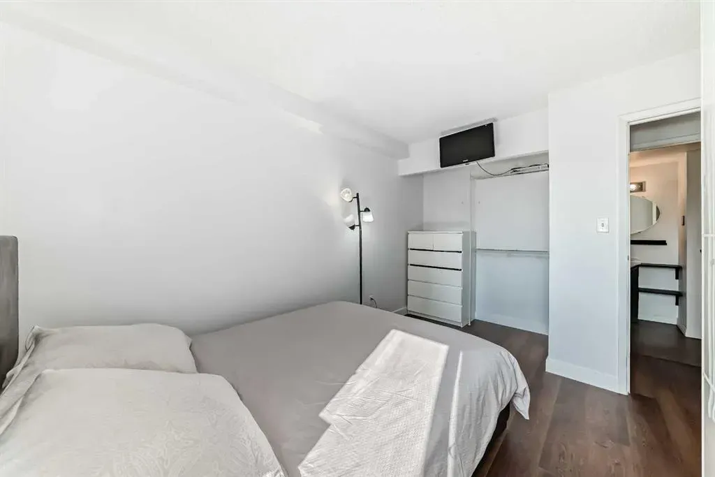 111 14 Avenue SE, #504