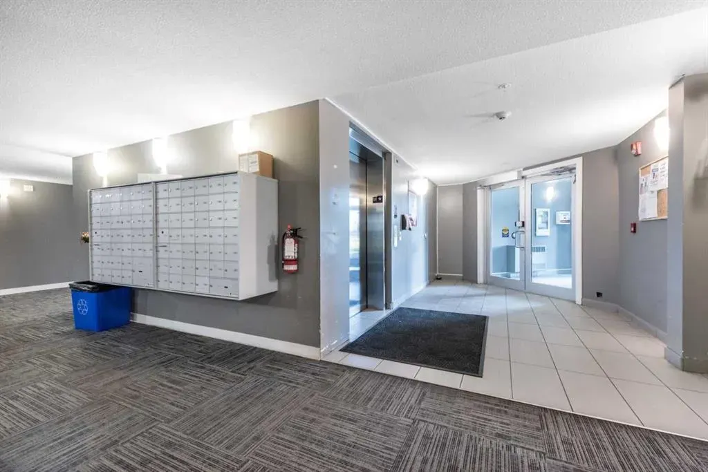 240 SKYVIEW RANC Road NE, #3102