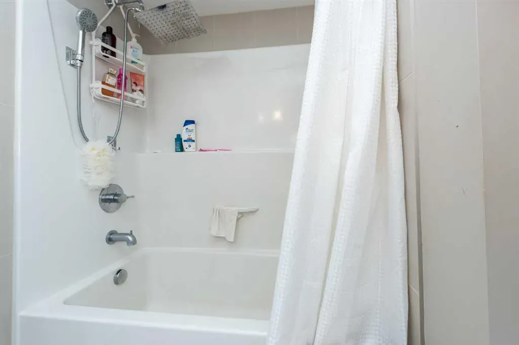 240 SKYVIEW RANC Road NE, #3102